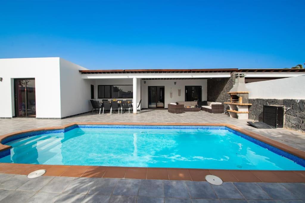 Casa Marlay Spacious, Heated Pool, Bbq & Fast Wi-Fi Only 15 Minutes Walk To Town Playa Blanca  Exterior foto